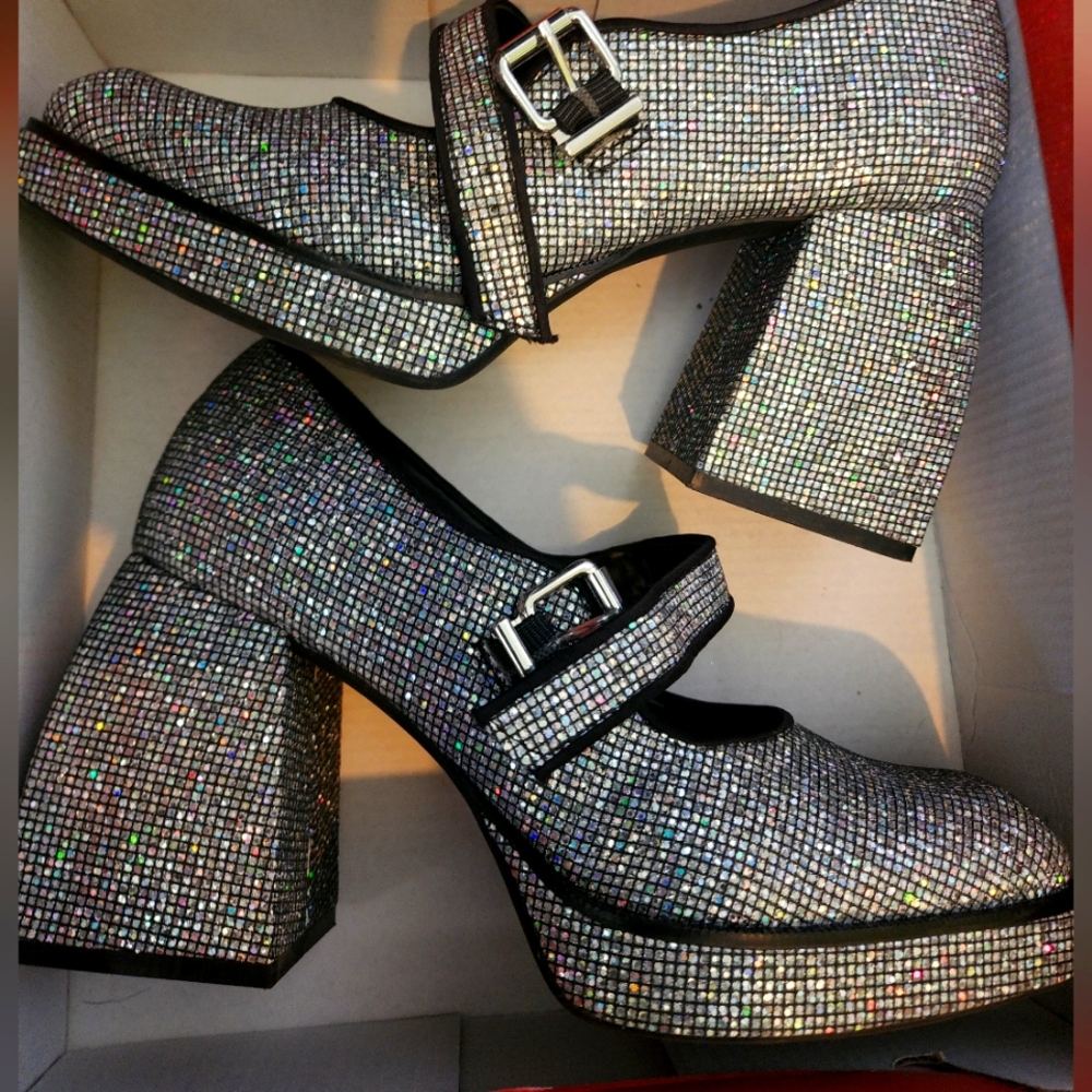 Gianni Bini Mary Jane heels in silver glitter
